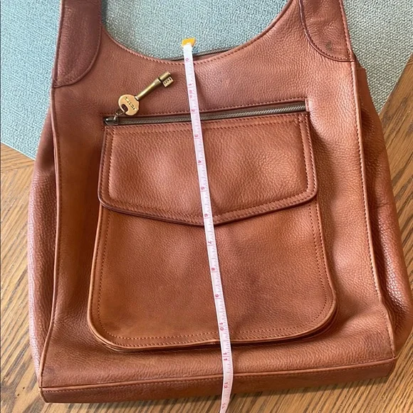 Brown Distressed Leather Vintage Fossil 1954 Key Shoulder Bag. - Picture 3 of 11